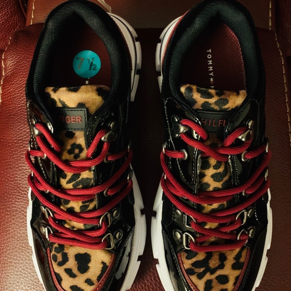 Great Tommy Hilfiger Shoes!!! - Picture 5 of 6